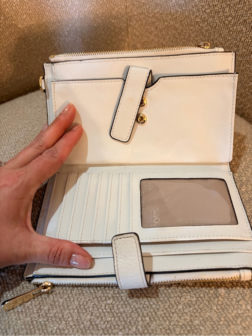 Michael Kors Cream Leather Compact Zip Wallet with Gold Logo - Picture 3 of 6